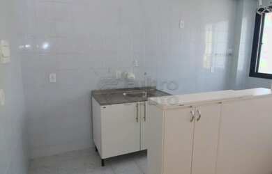 Imagem 6: Kitinete no Edifício Mondrian - Praticidade no Coração de Pelotas