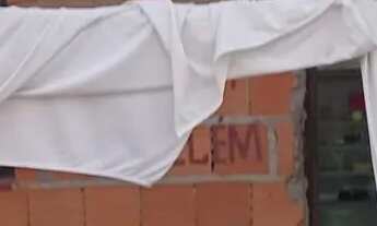 Imagem 5: Vendo terreno com um terreno com uma casinha