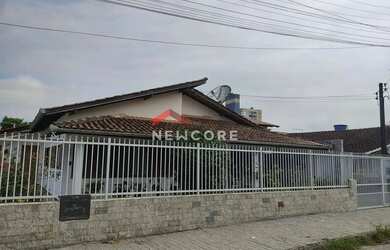 Imagem 2: Casa em Rua 1940 - Centro - Balneário Piçarras/SC