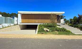 Imagem: A casa conta com 434m2 de área construída