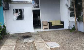 Imagem 2: Casa decorada e mobiliada, com 3 quartos, sendo 1 suíte na Smart City Aquiraz