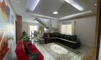 Imagem 2: Casa Sobrado em Condomínio- Jacareí - Loteamento Villa Branca - Residencial Quintas Villa