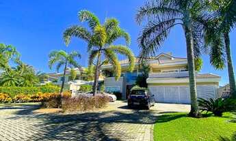 Imagem 2: Belíssima Casa à Venda no Condomínio Mansões de 1024m² com 5 Suítes Área de Lazer com Pisc