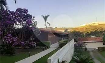 Imagem 2: Linda casa com 03 dormitórios, área gourmet com churrasqueira, piscina, campo de futebol e