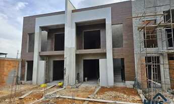 Imagem 2: Casa Geminada Individual com 2 Quartos, Suíte e 2 Vagas no Bairro Xangrilá