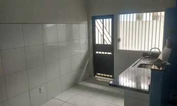 Imagem 2: Casa para venda possui 95 metros quadrados com 2 quartos em Distrito Industrial - Ananind