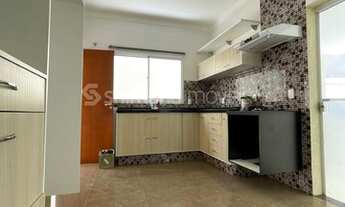 Imagem 4: Casa de condomínio para venda possui 172 metros quadrados com 3 quartos