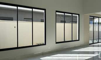 Imagem: Casa de condomínio térrea para venda possui