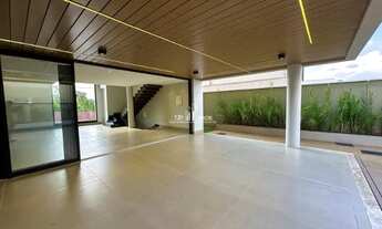 Imagem 7: Sobrado de Alto Padrão no Condomínio Jardins Capri com 3 Pavimentos - 5 Quartos