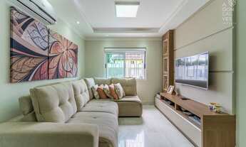 Imagem 2: Sobrado Triplex, 04 Quartos, 05 Vagas, Ático com churrasqueira, Xaxim, Curitiba