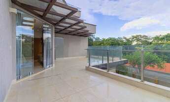 Imagem 3: Casa de condomínio para venda tem 330 metros quadrados com 5 quartos