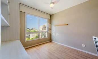 Imagem 7: Apartamento com 38m² e 1 dormitório, 1 suíte, 1 vaga no bairro Três Figueiras em Porto Ale