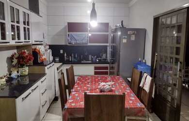 Imagem 4: Vendo Casa c/ Salão Comercial ao lado - Res. J Macedo