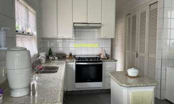 Imagem 3: Casa semi térrea em condmínio fechado, com 4 suite, repleta de armários, piscina, churrasq