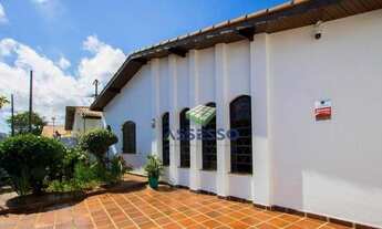 Imagem 3: Casa térrea de 150 m² de área construída, com 3 dormitórios, sendo 2 suítes, 4 vagas de ga