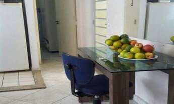 Imagem 3: Apartamento com estrutura de 50 m². Possuí 2 dormitórios, 1 banheiro. A cozinha arejada e