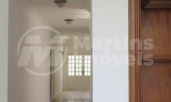 Imagem 6: Casa para aluguel tem 310 metros quadrados com 4 quartos