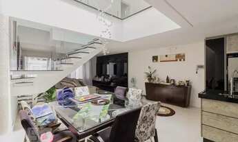 Imagem 5: Cód.: 13479 - Casa de 255m² com 03 dormitórios e planejados com piscina, 03 vagas de garag