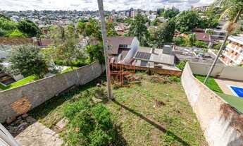 Imagem 6: Enorme casa DESOCUPADA no miolo do Três Figueiras