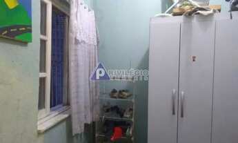 Imagem 4: Em Santa Teresa, excelente apartamento com sala ampla e 2 quartos. Tem área externa com ch