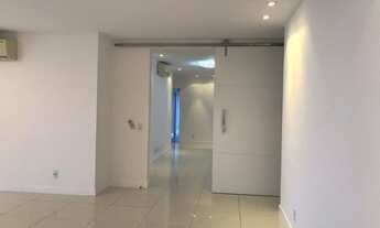 Imagem 7: Apartamento para aluguel possui 232 metros quadrados com 4 quartos