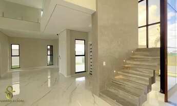 Imagem 5: Casa de condomínio para venda possui 337 metros quadrados com 4 quartos