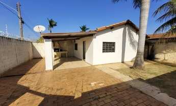 Imagem 2: Casa São Jorge da Lagoa de 2 quartos e etc com varanda, churrasqueira e quintal