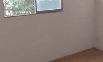 Imagem 2: Frente de Rua Apartamento com 2 dormitórios