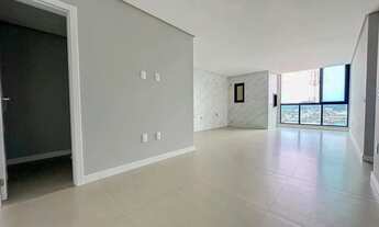 Imagem 2: Apartamento com 2 dormitórios à venda, 74 m² por R$ 960.000,00 - Centro - Balneário Piçarr