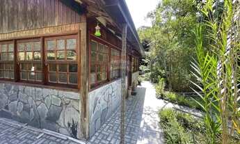 Imagem 3: Casa com Terreno Espetacular de 3.000m² à Venda em Mury por R$590.000,00