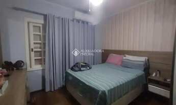 Imagem 2: ALUGA AMPLO SOBRADO COM 04 QUARTOS 02 SUÍTES E DEMAIS COMODOS ÓTIMA LOCALIZAÇÃO!