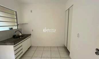 Imagem 6: Casa em condomínio com 3 quartos sendo 1 suíte disponível locação no bairro Morada da Coli