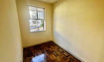 Imagem 7: Apto de 02 dorm, sala, banho, cozinha, reformado, desocupado e vaga coberta