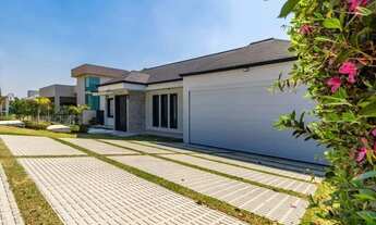 Imagem 3: Explore o perfeito equilíbrio entre conforto, tecnologia e sustentabilidade nesta casa eco