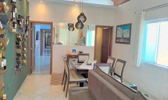 Imagem 2: Ótima casa e, bairro residencial com ótimo acabamento e conservação!