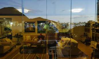 Imagem 3: Apartamento para venda possui 201 metros quadrados com 4 quartos em Lagoa - Rio de Janeiro