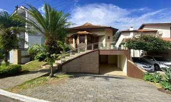 Imagem 1: Oportunidade! Casa em condomínio fechado, com 4 suítes, sala de lareira, sala de jantar, s