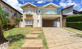 Imagem 3: Que tal morar em um delicioso condomínio cercado por muitas árvores onde você pode ouvir o