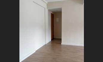 Imagem 3: Oportunidade -Locação Apartamento 75m Todo Reformado em Correas (Ar condicionado, Armários