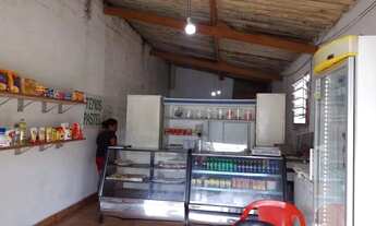 Imagem 5: Salão com casa no fundo