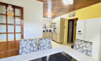 Imagem 2: 2 casas no mesmo pátio