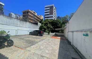 Imagem 5: Casa comercial no bairro Auxiliadora com 10 vagas, sendo 3 vagas frontais, em localização