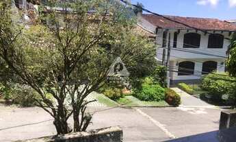 Imagem: Casa à venda, 7 quartos, 1 suíte, 2 vagas