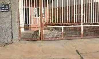 Imagem: Casa de esquina, com dois dormitórios