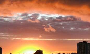 Imagem 6: Apartamento para aluguel e venda possui 188 metros quadrados com 5 quartos