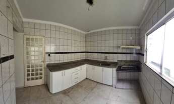 Imagem 2: Casa para venda tem 150 metros quadrados com 3 quartos em Santa Mônica - Uberlândia - Mina