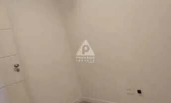 Imagem 4: Privilégio imóveis vende: Excelente sala reversível para conjugado no coração do Flamengo