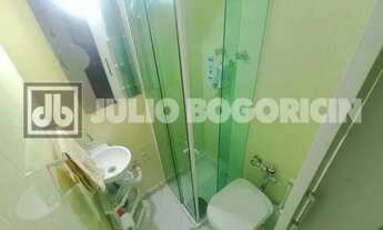 Imagem 12: COPACABANA - POSTO 4 - RUA COBIÇADA - REFORMADO - 3 QUARTOS COM VAGA - 130M2