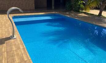Imagem 2: Casa com piscina 2/4 lote 360mts bem arejada