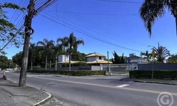 Imagem 3: Casa espaçosa e segura em Florianópolis: ideal para sua família!